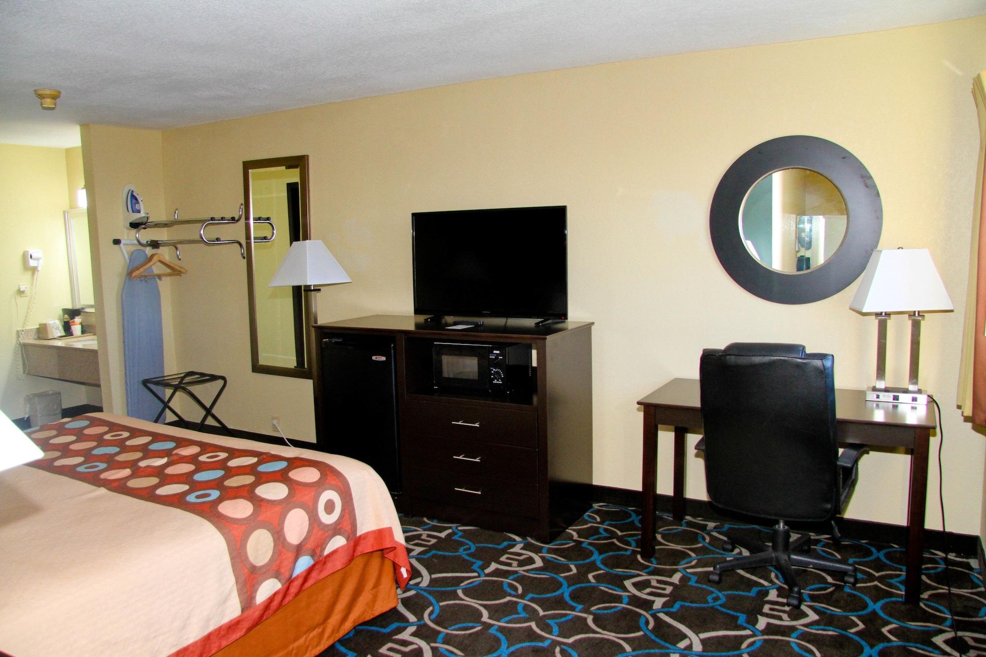 Super 8 By Wyndham Kansas City Zewnętrze zdjęcie