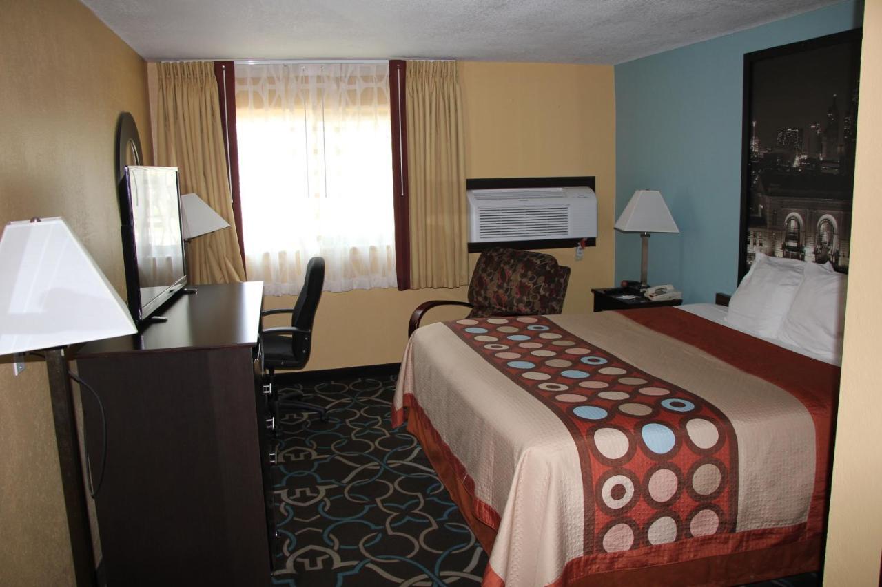 Super 8 By Wyndham Kansas City Zewnętrze zdjęcie