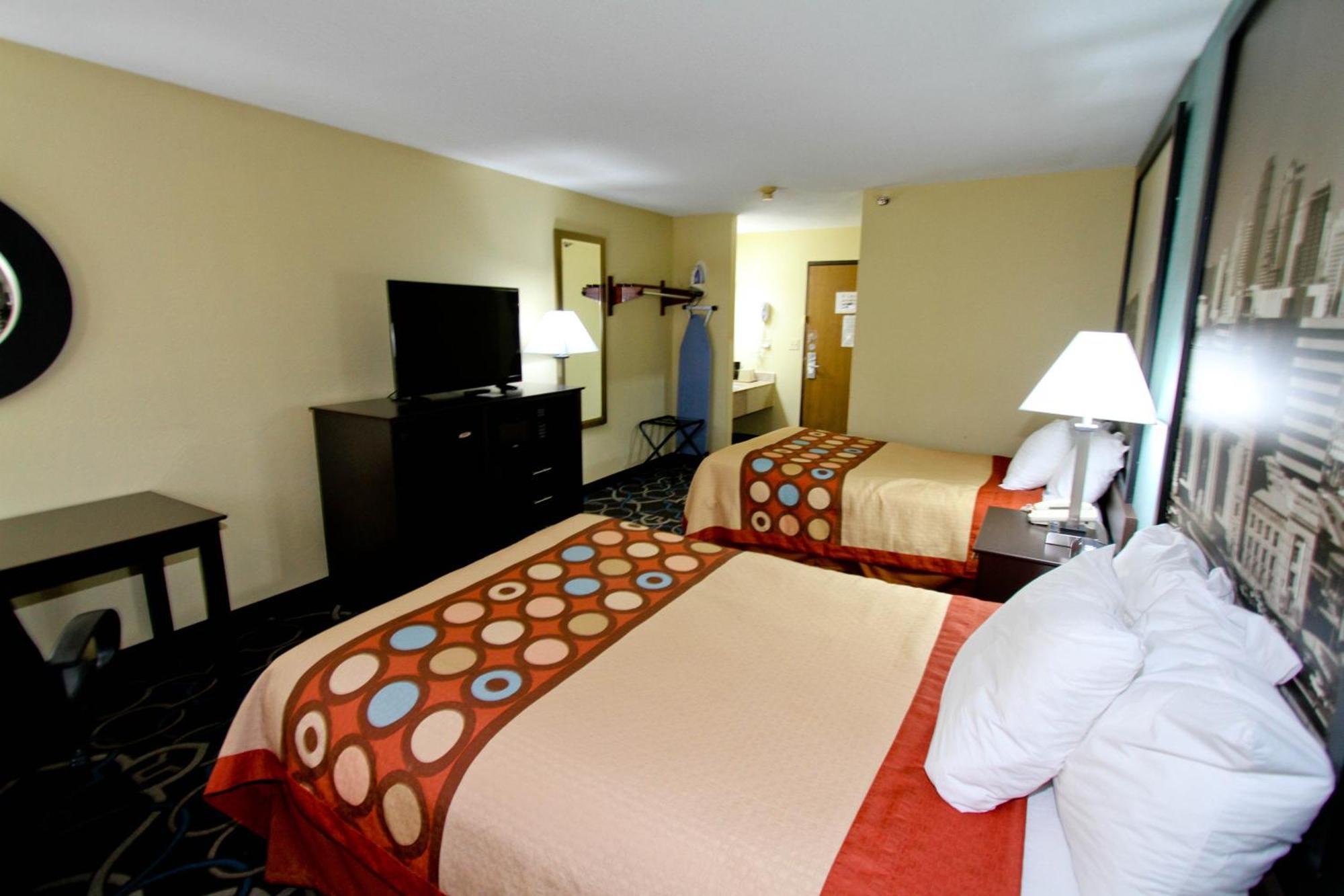 Super 8 By Wyndham Kansas City Zewnętrze zdjęcie