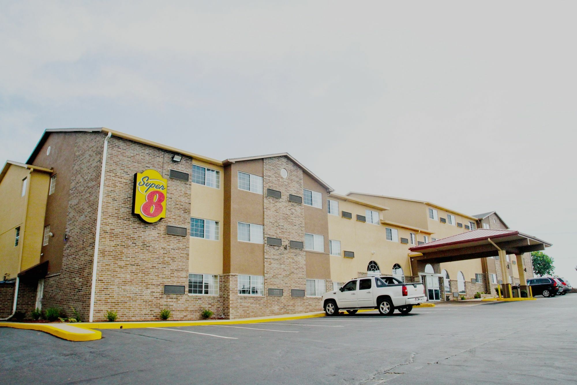 Super 8 By Wyndham Kansas City Zewnętrze zdjęcie