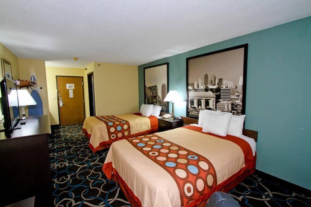 Super 8 By Wyndham Kansas City Zewnętrze zdjęcie